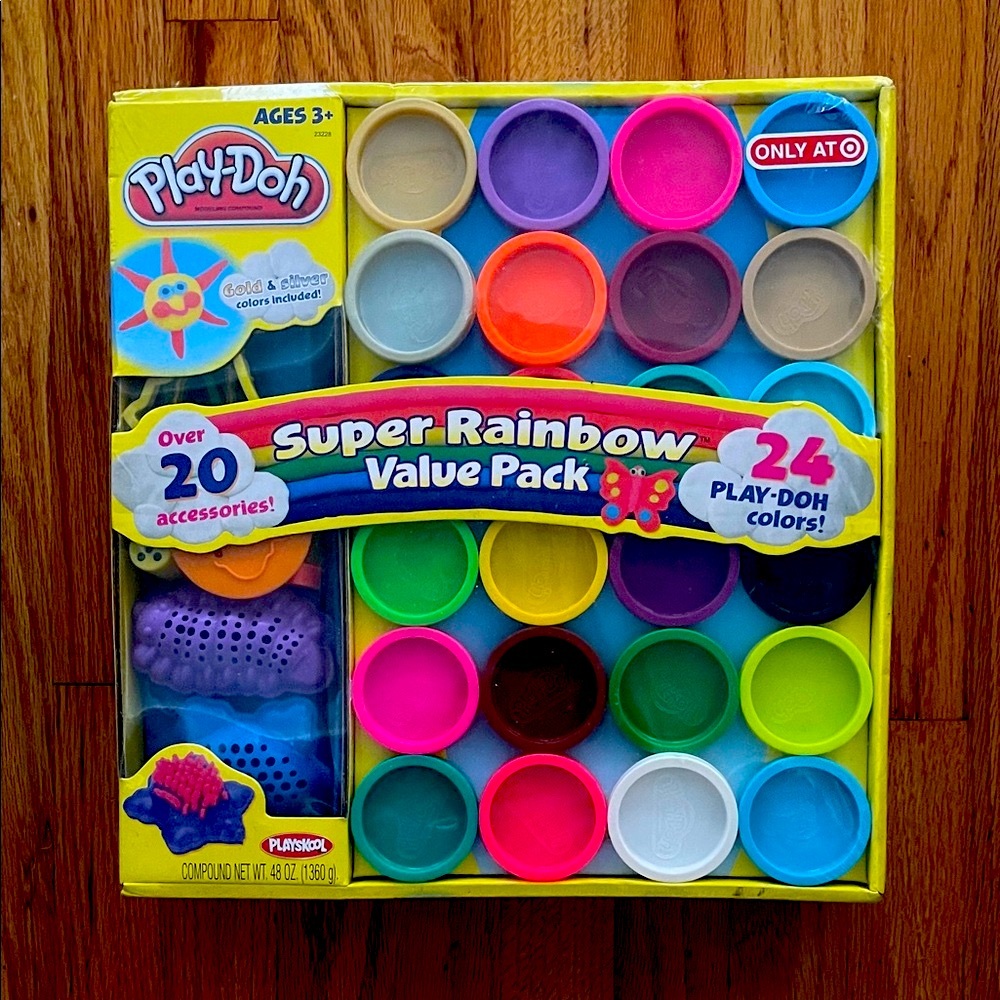 NWT Play-Doh Super Rainbow 🌈 24 Play-Doh colors! Over 20 accessories